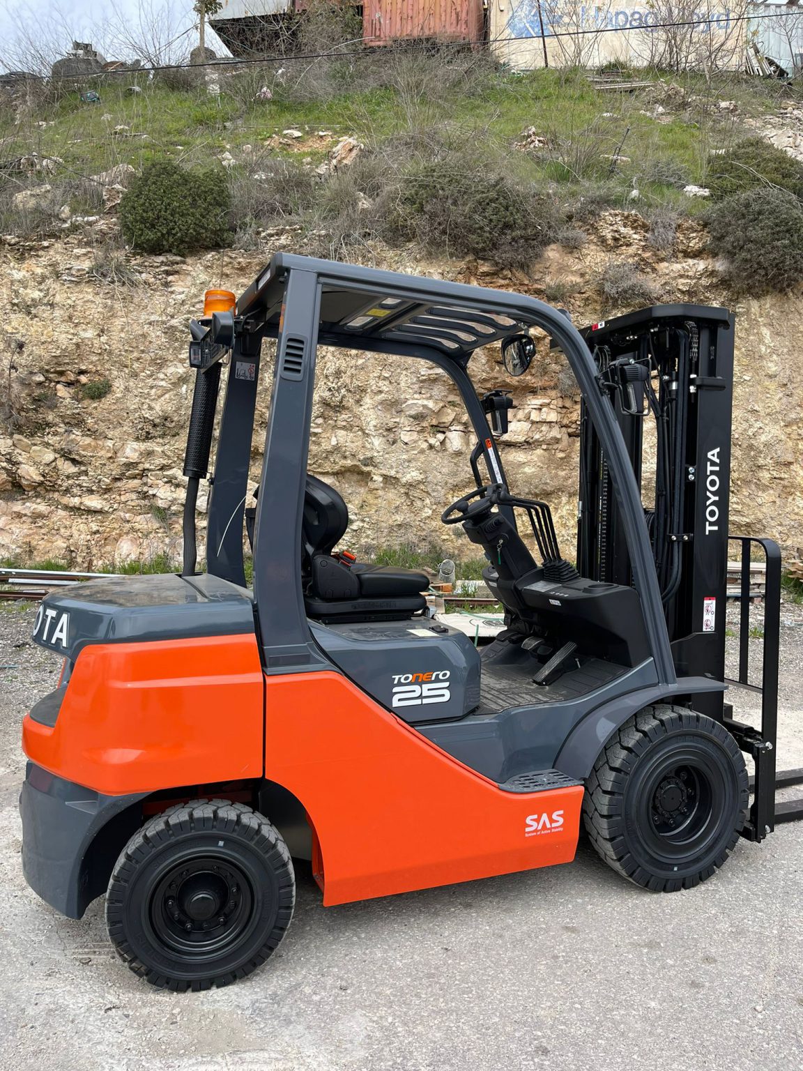 ⁦מלגזת טויוטה דיזל חדשה, TOYOTA 52-8FDF25 (1988)⁩ – תמונה ⁦2⁩
