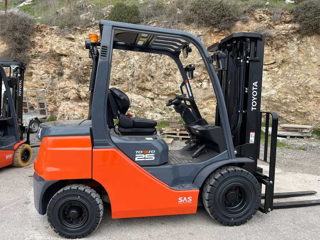 מלגזת טויוטה דיזל חדשה, TOYOTA 52-8FDF25 (1988)