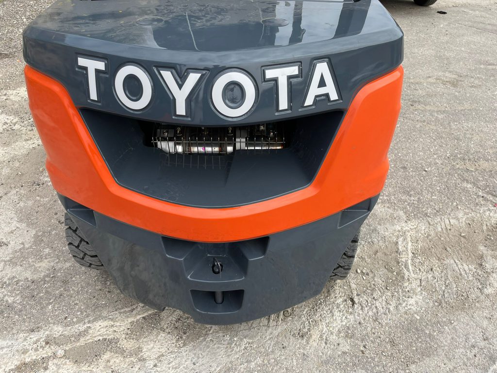 ⁦מלגזת טויוטה דיזל חדשה, TOYOTA 52-8FDF25 (1988)⁩ – תמונה ⁦3⁩